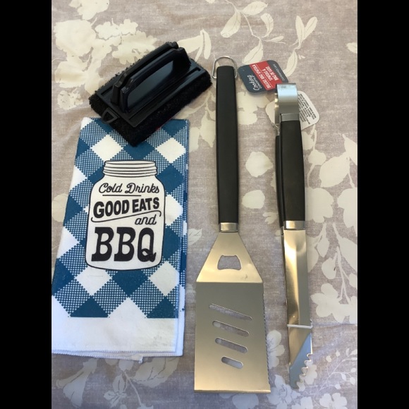 Home Collection Other - Deluxe barbecue 4 Piece set